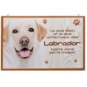 Cette plaque en bois dcorative, lgante, arbore votre race prfre.  Sa surface lisse et polie met en valeur les dtails artistiques, tandis qu'une petite cordelette robuste permet de l'accrocher facilement.  Idale pour ajouter une touche rustique et 